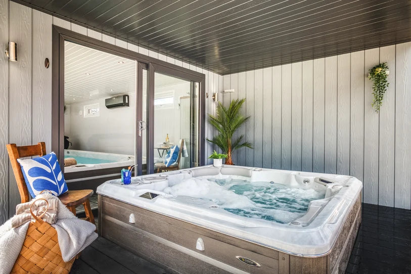 The Ultimate Luxury Lifestyle in the UAE: Hot Tubs as a Status Symbol