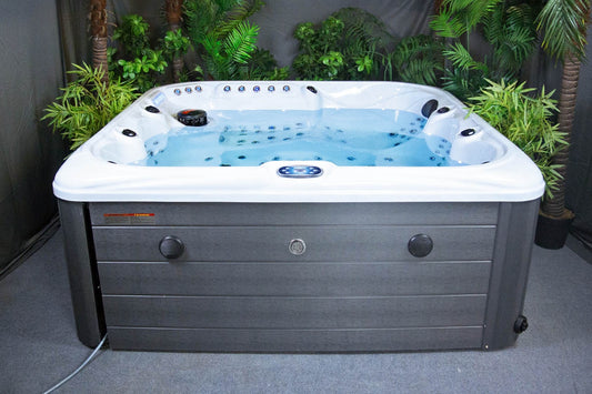 Hot Tub Safety and Usage Guidelines in UAE & Saudi Arabia