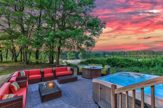 Luxury Hot Tubs: Top Features to Look For